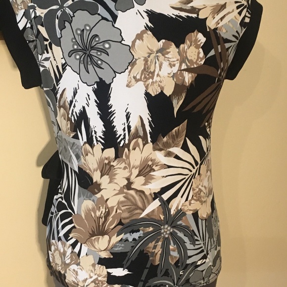 2/$12 Brody Myles Floral Shirt with Side Tie Sz M - Picture 6 of 10